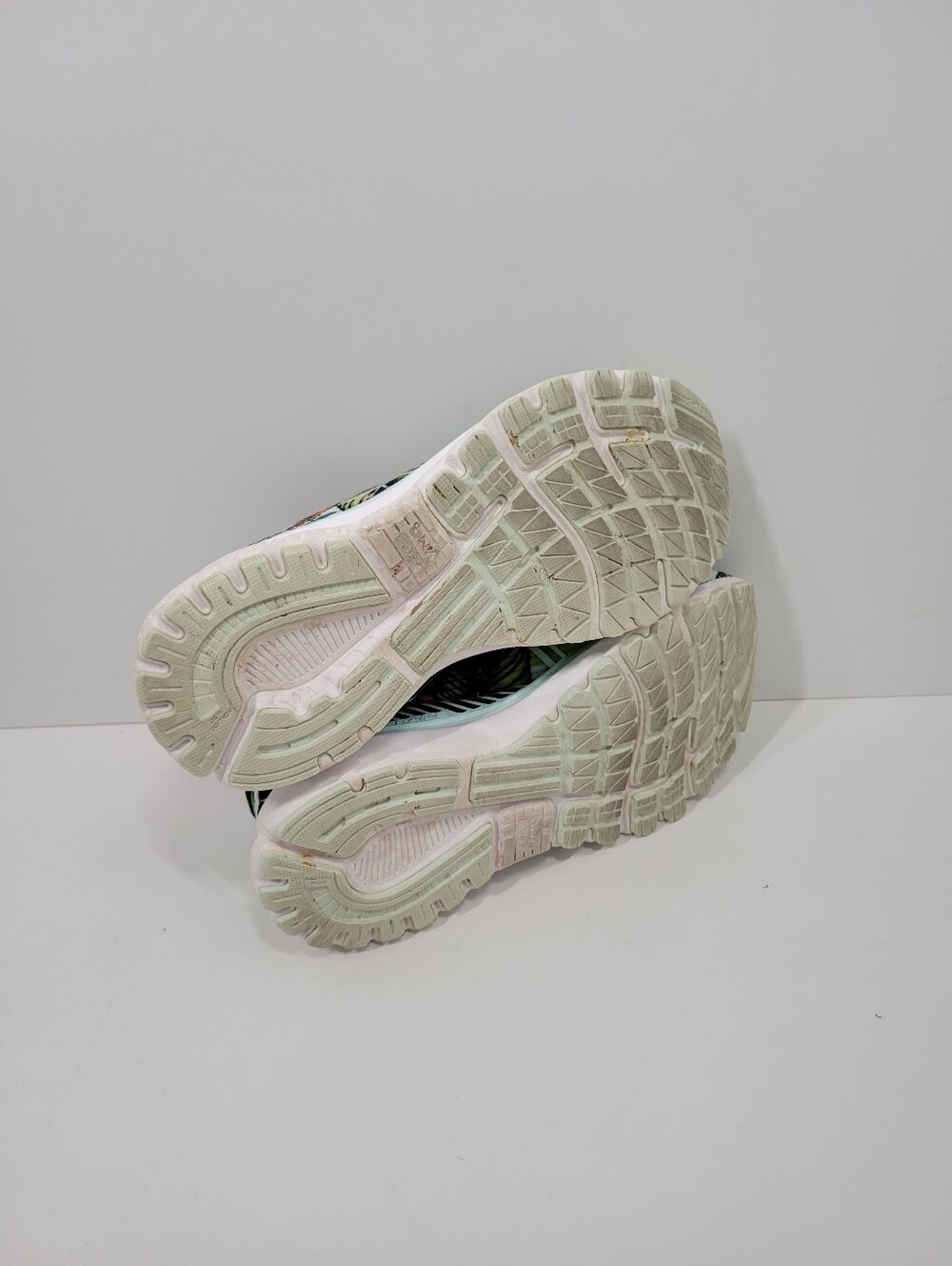 Brooks Adrenaline GTS 20 Green Tropical Floral Gym Running Sneakers Women Sz 7.5 - Picture 7 of 7